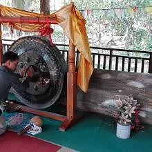 The 11 tons trunc & the gong