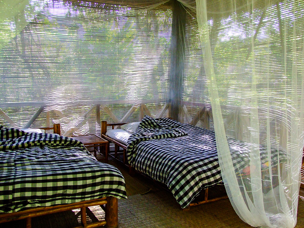 Overnight in a cosy openair Bungalow 