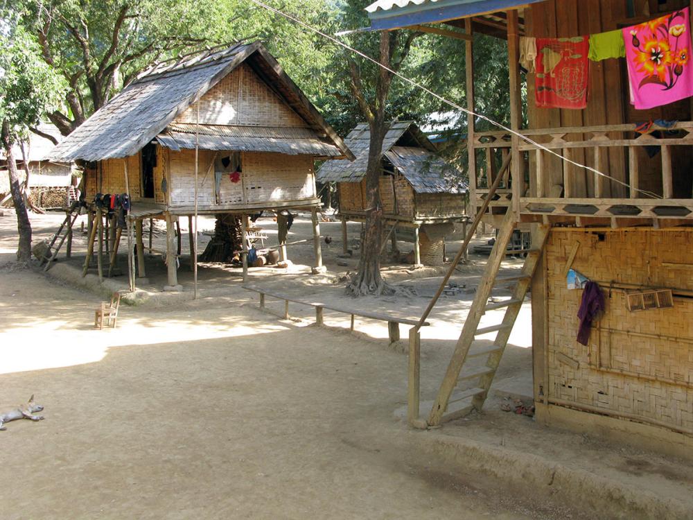 Ban Houey Sen, 2h walk from Muang Ngoi