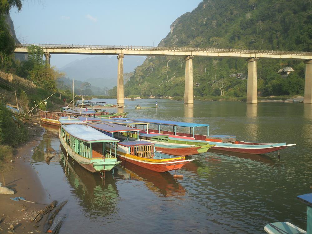 Le port de Nong Khiaw