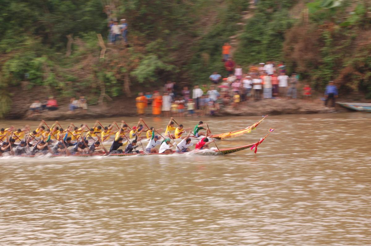 Finale de ma course de pirogues de Xieng Ngeun