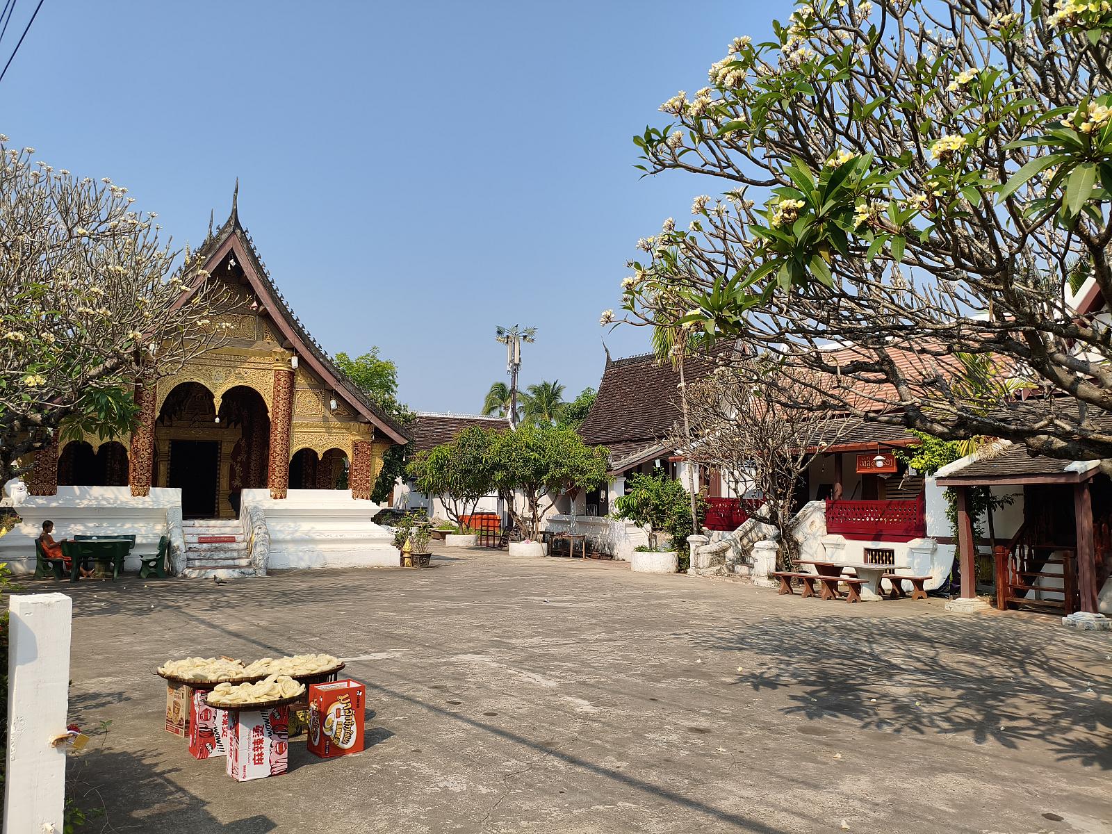 Temple in centre peninsula - Luang Prabang