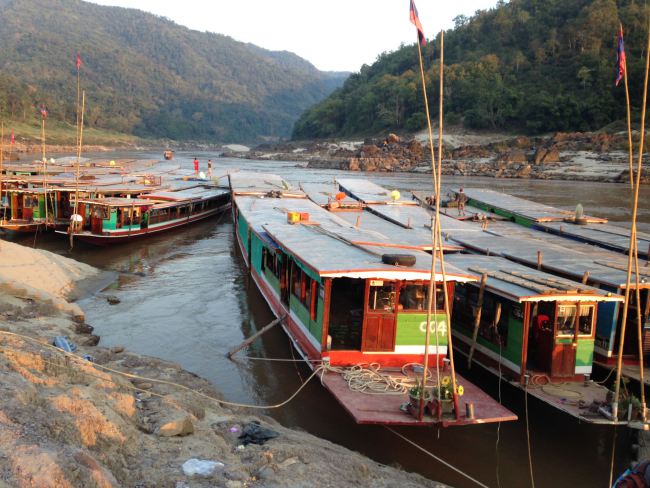 Houay Xay : traditional boats at the port