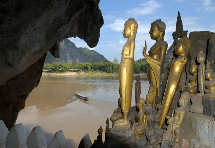 Pak Ou caves, thousands of Buddha representations
