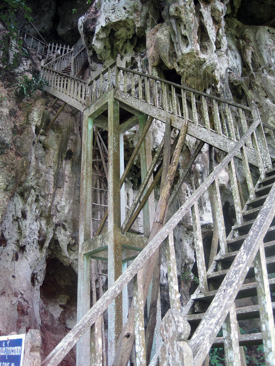 Administration caves in Nong Khiaw