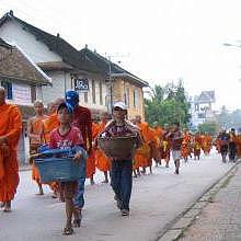 Morning Alms in Luang Prabang - Respect the tradition