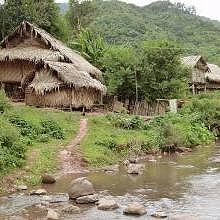 Passing by the first villages after starting the trek