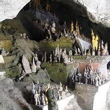 Pak Ou caves, hundreds of representations of Lord Buddha